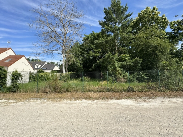 Terrains à vendre à Orléans – Grand espace constructible proche du centre-ville