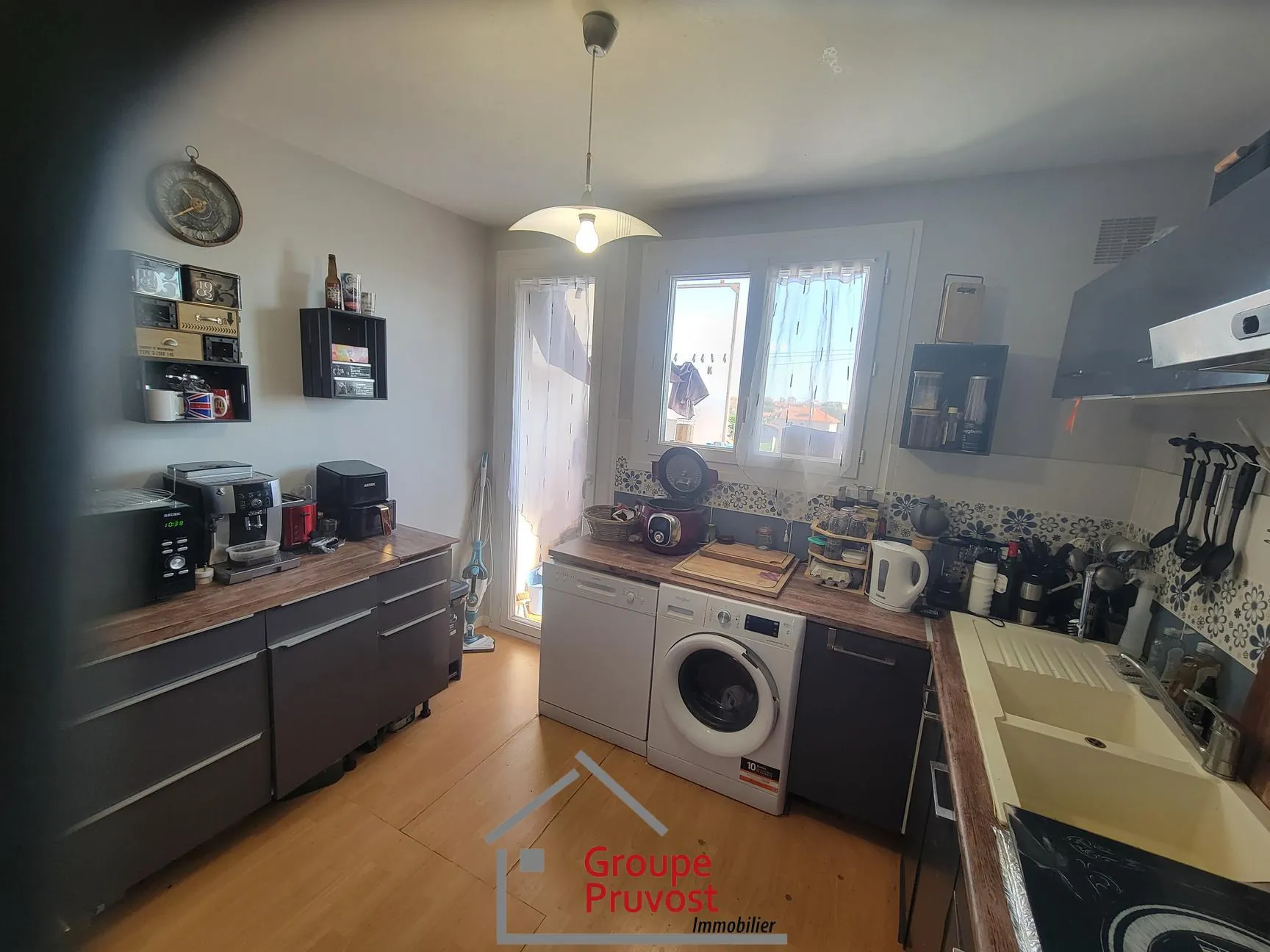 Appartement T3 à Roanne de 68 m² avec balcon, cave et parking, proche nature 