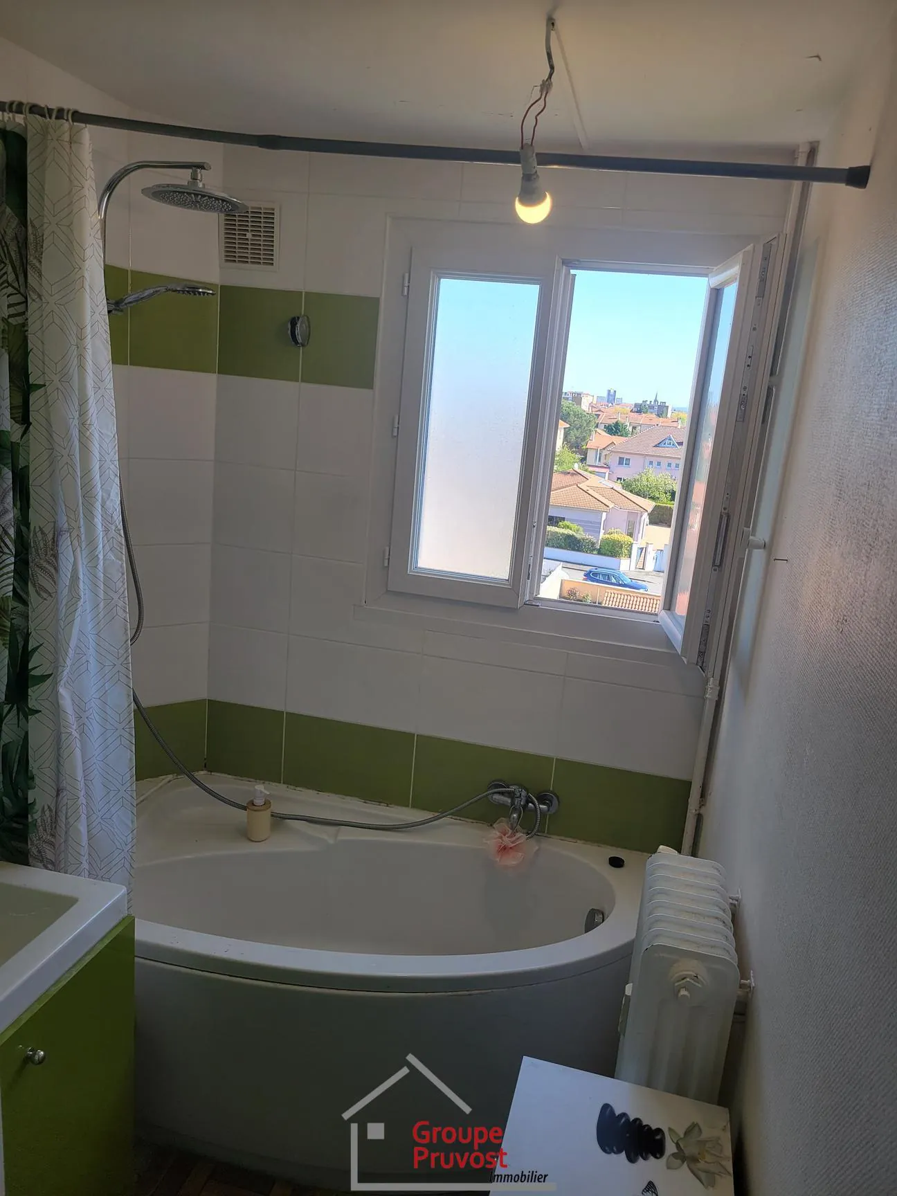 Appartement T3 à Roanne de 68 m² avec balcon, cave et parking, proche nature 