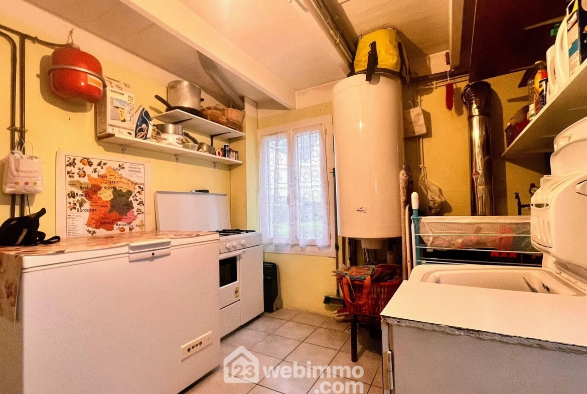 Maison familiale de charme à proximité de Coutances avec garage et jardin 