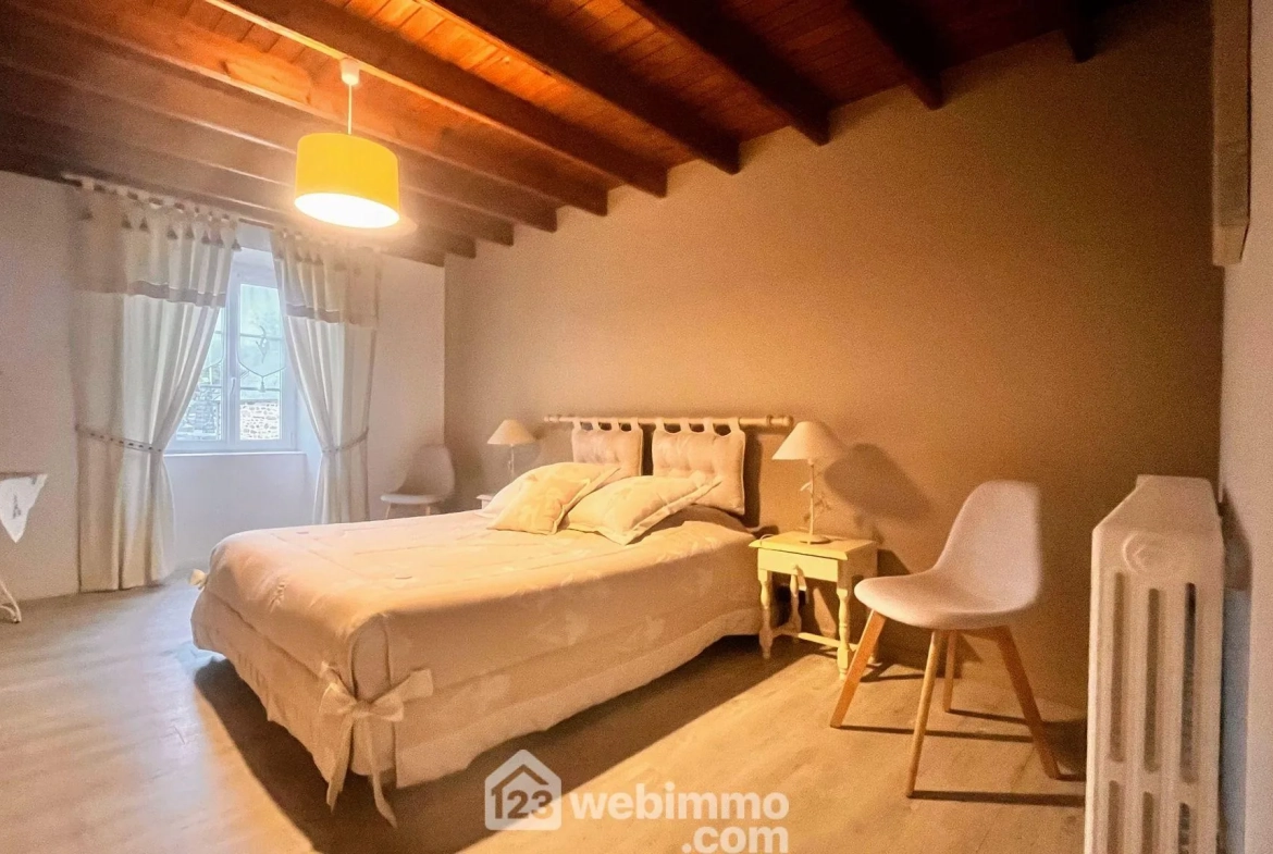 Maison familiale de charme à proximité de Coutances avec garage et jardin 