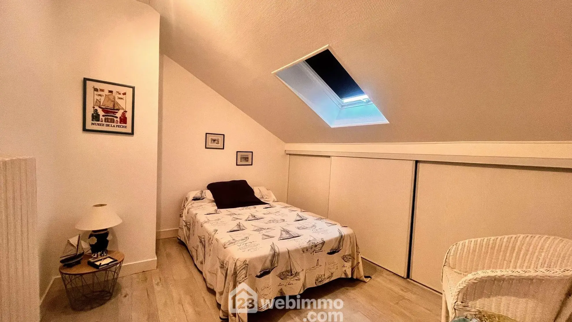 Maison familiale de charme à proximité de Coutances avec garage et jardin 