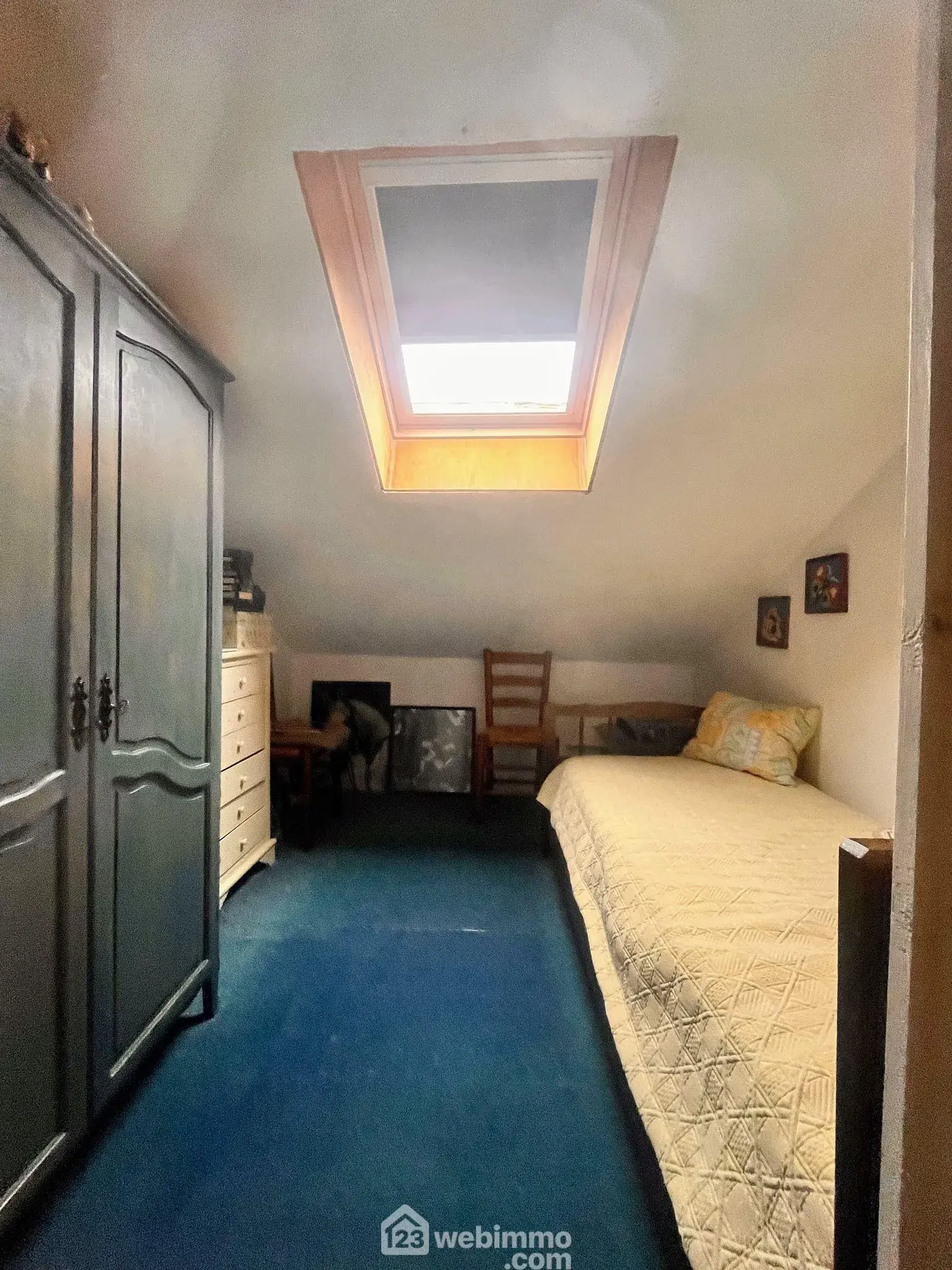Maison familiale de charme à proximité de Coutances avec garage et jardin 