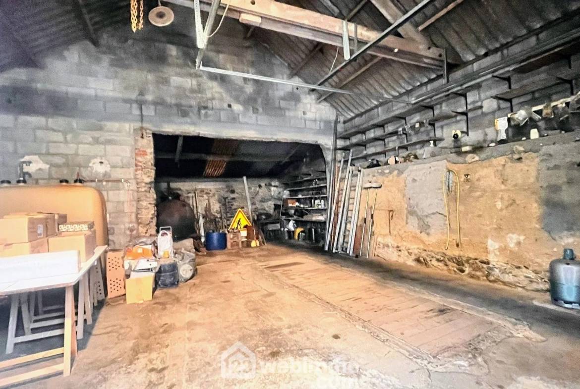 Maison familiale de charme à proximité de Coutances avec garage et jardin 