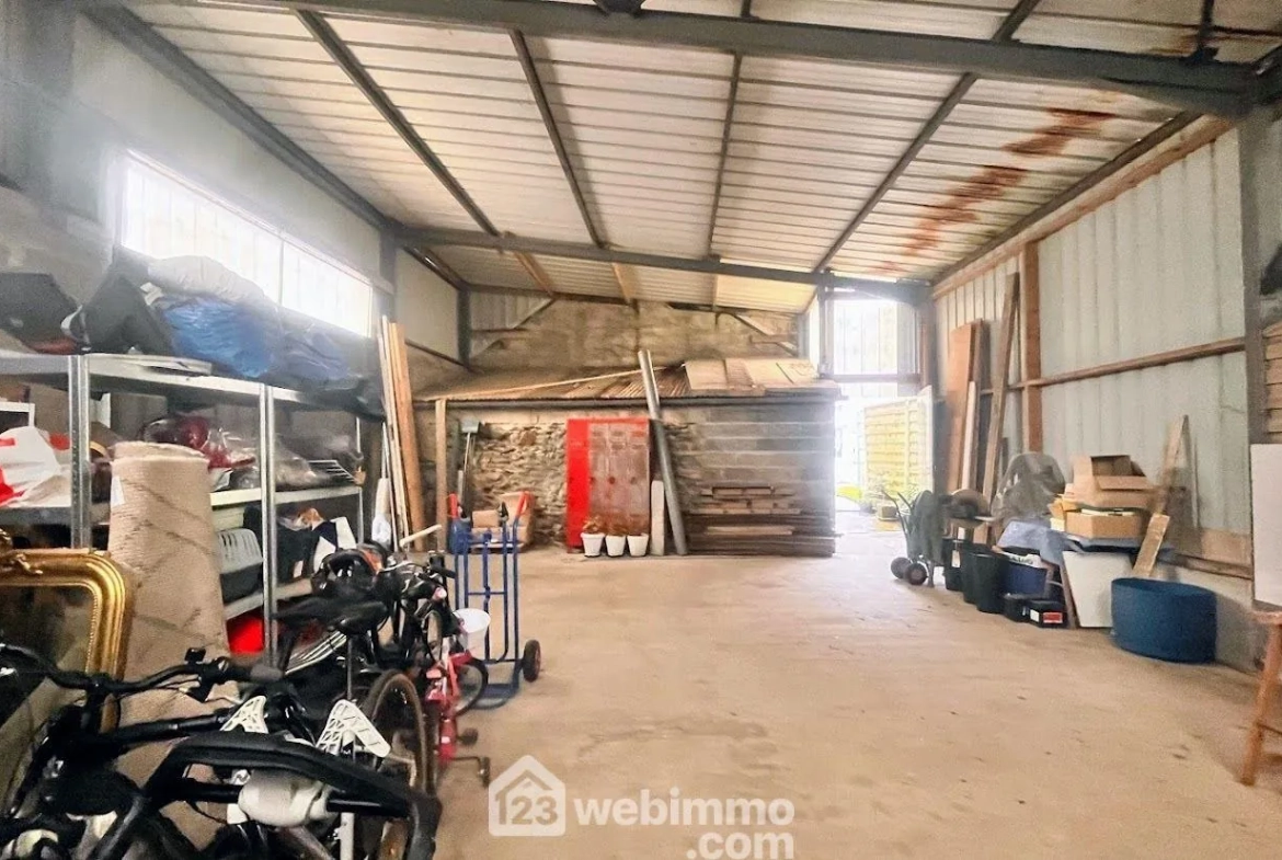 Maison familiale de charme à proximité de Coutances avec garage et jardin 