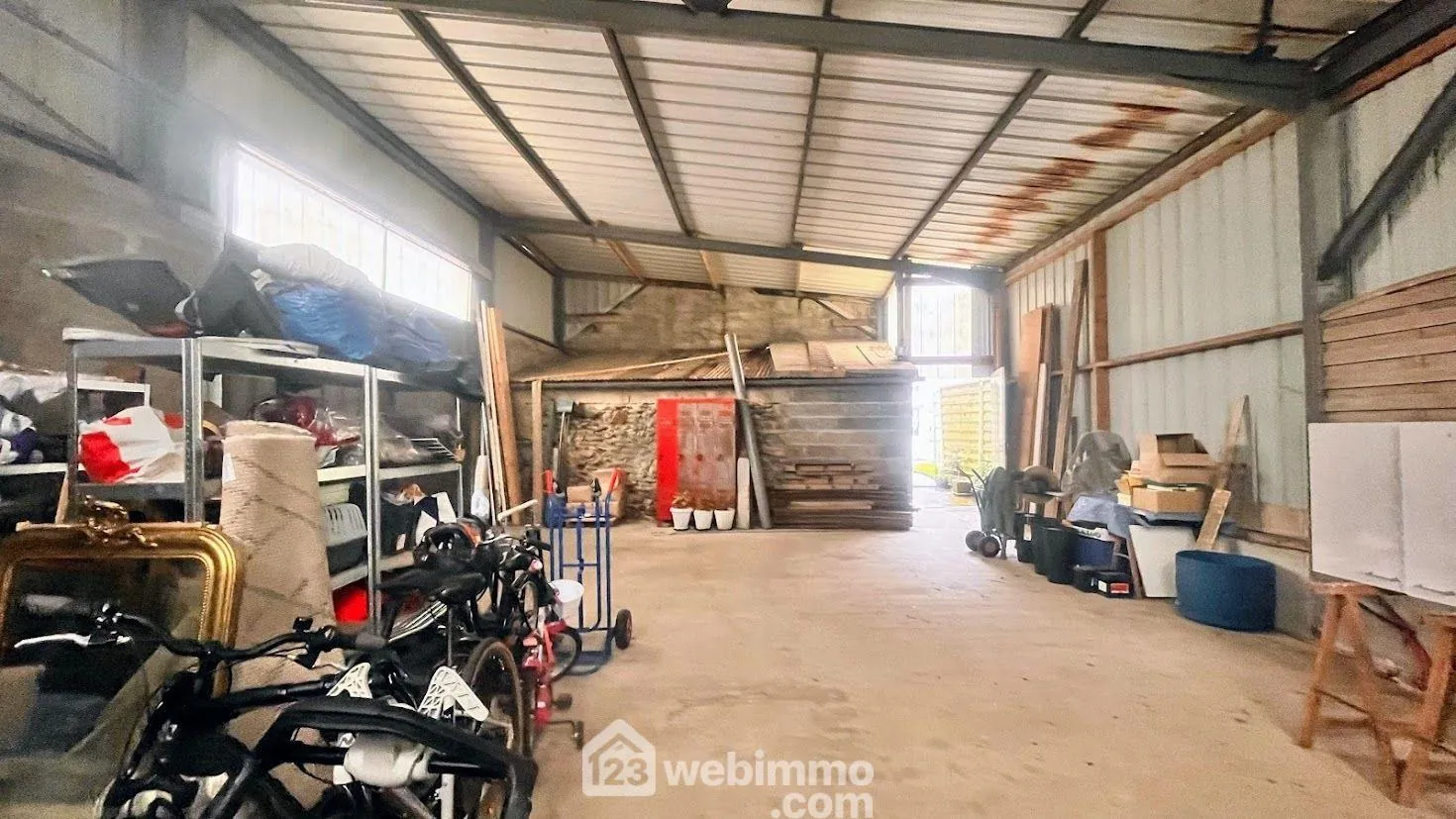 Maison familiale de charme à proximité de Coutances avec garage et jardin 