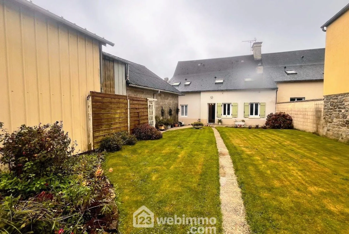 Maison familiale de charme à proximité de Coutances avec garage et jardin 