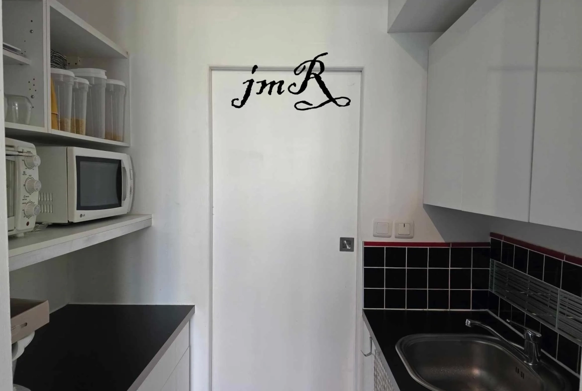 Appartement F2 à Valenciennes de 30 m² avec cave et chauffage électrique 