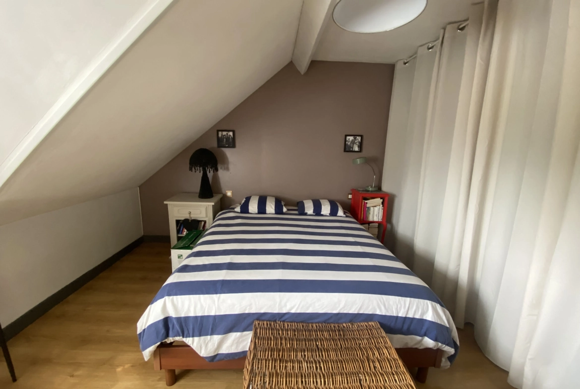 Maison individuelle à Roye de 120 m² avec 4 chambres, garage et jardin 