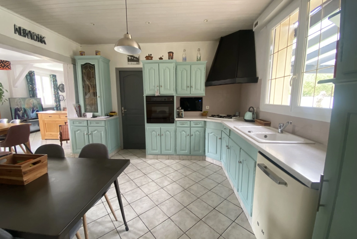 Maison individuelle à Roye de 120 m² avec 4 chambres, garage et jardin 