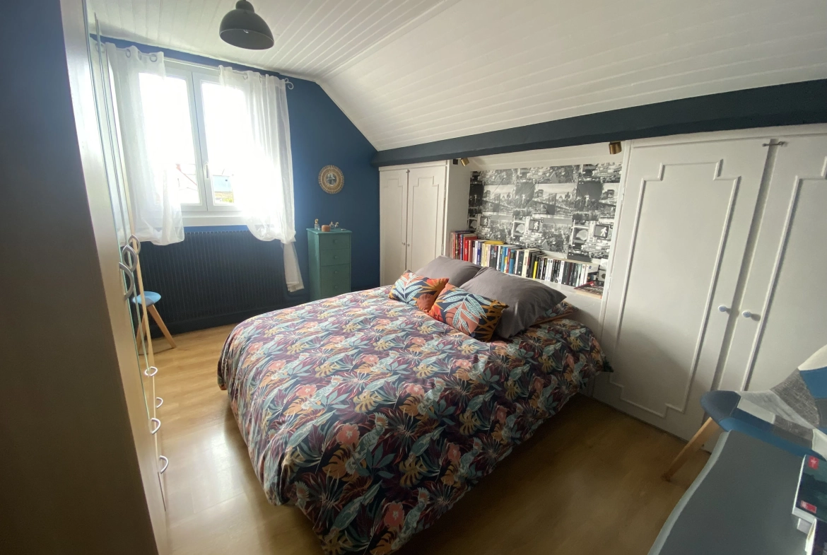 Maison individuelle à Roye de 120 m² avec 4 chambres, garage et jardin 