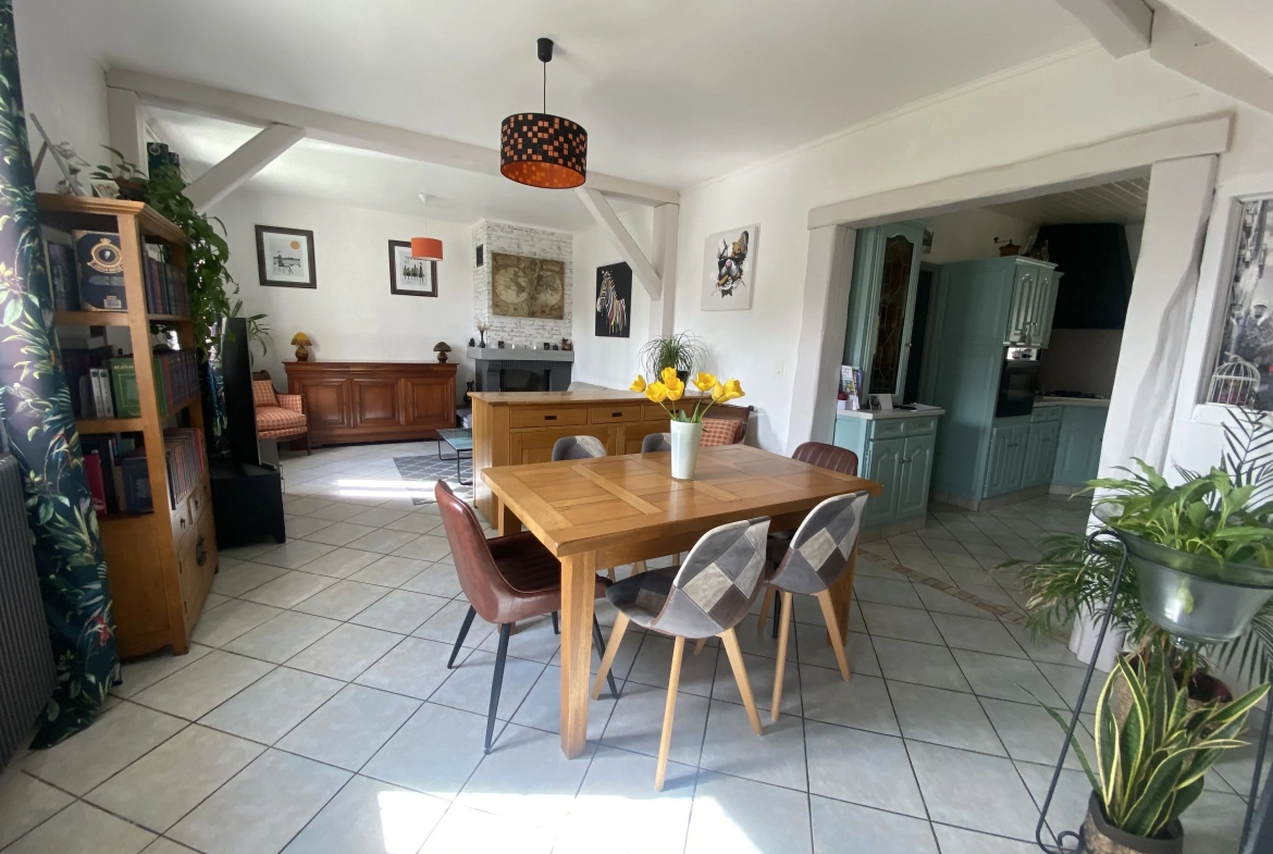 Maison individuelle à Roye de 120 m² avec 4 chambres, garage et jardin 