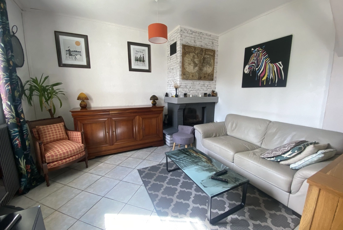 Maison individuelle à Roye de 120 m² avec 4 chambres, garage et jardin 