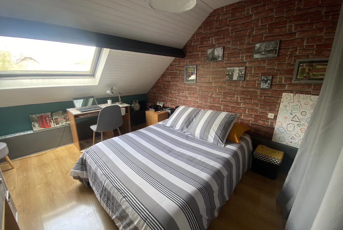 Maison individuelle à Roye de 120 m² avec 4 chambres, garage et jardin 