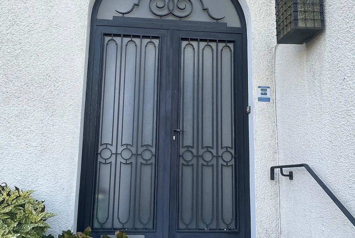 Superbe maison bourgeoise à Thaon-les-Vosges avec 7 chambres, garage et parc de 840 m² 