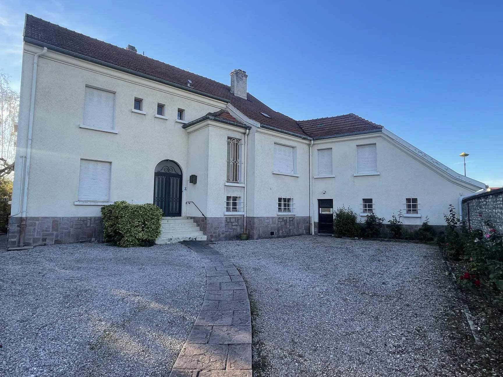 Superbe maison bourgeoise à Thaon-les-Vosges avec 7 chambres, garage et parc de 840 m² 