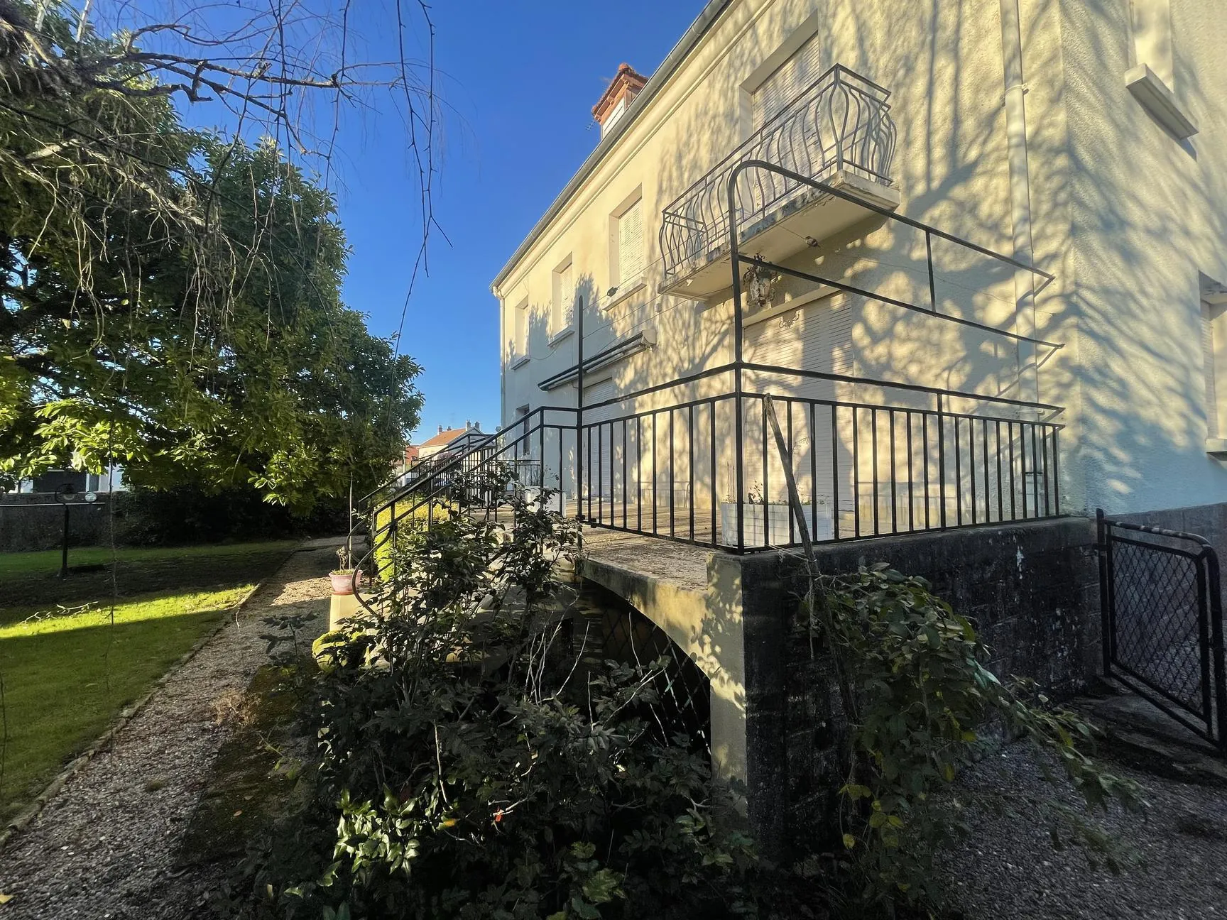 Superbe maison bourgeoise à Thaon-les-Vosges avec 7 chambres, garage et parc de 840 m² 