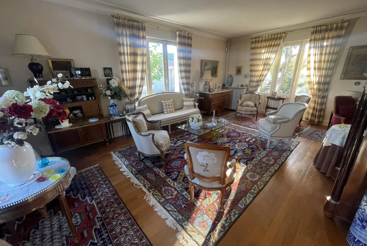 Superbe maison bourgeoise à Thaon-les-Vosges avec 7 chambres, garage et parc de 840 m² 