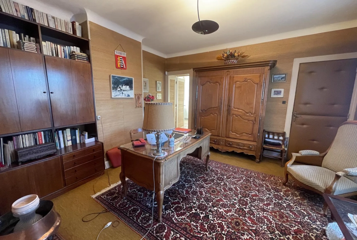 Superbe maison bourgeoise à Thaon-les-Vosges avec 7 chambres, garage et parc de 840 m² 