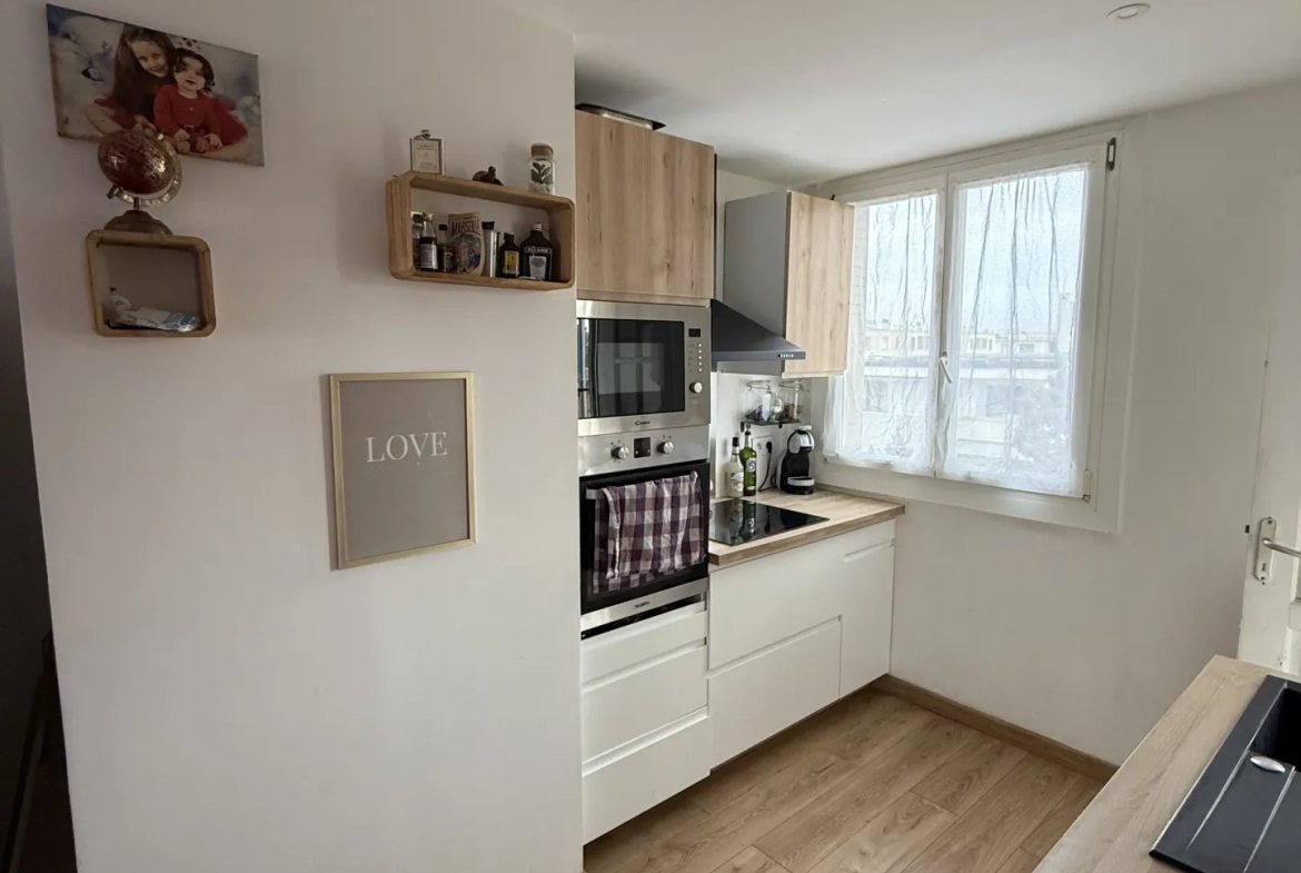 Appartement T3 lumineux avec balcon et cave à Marseille 
