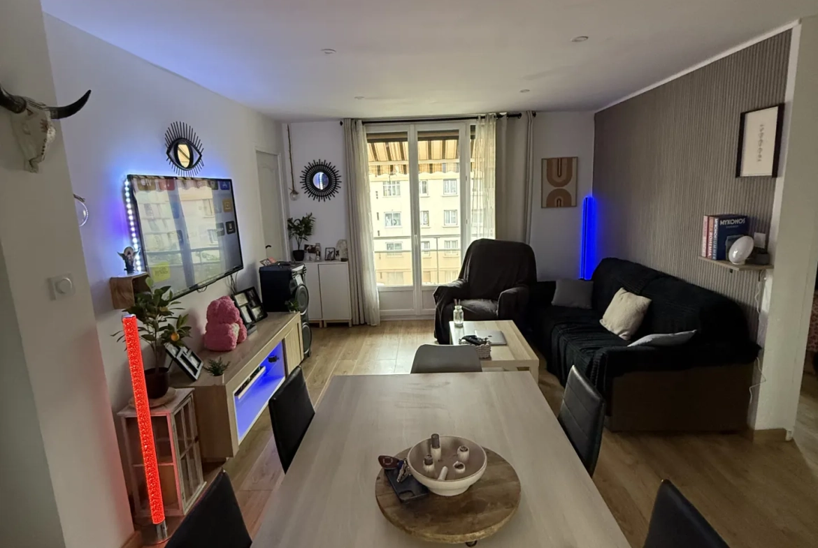 Appartement T3 lumineux avec balcon et cave à Marseille 
