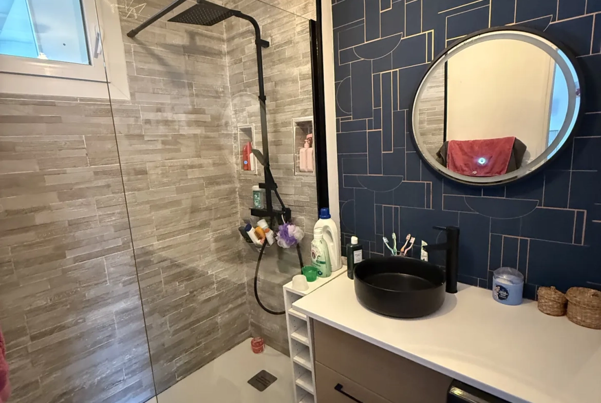 Appartement T3 lumineux avec balcon et cave à Marseille 