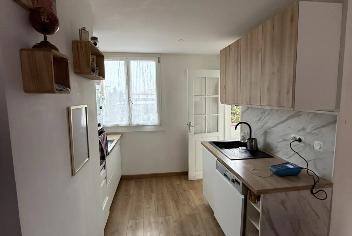 Appartement T3 lumineux avec balcon et cave à Marseille 