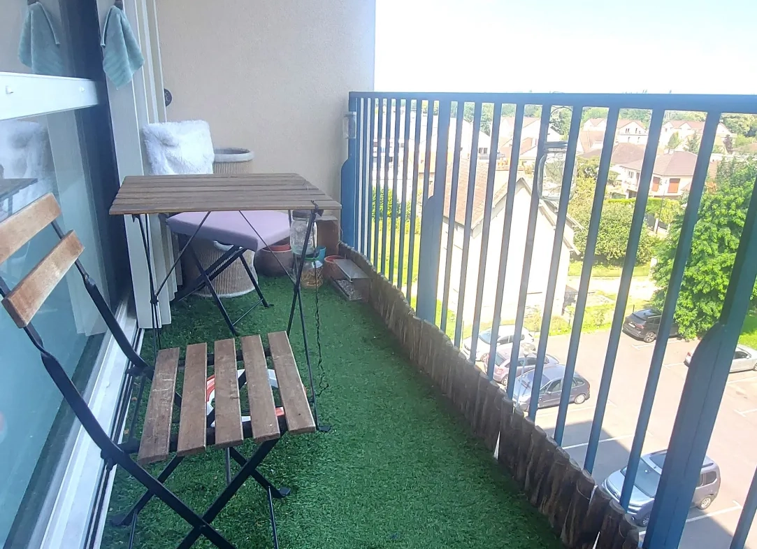 Appartement T2 de 54 m² à vendre à Andresy avec balcon et garage 
