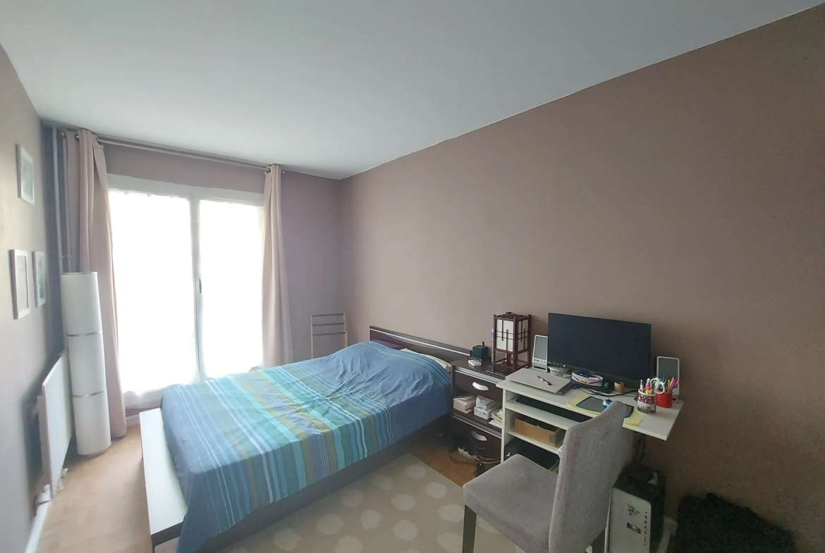 Appartement T3 de 68m² à Magny-les-Hameaux avec balcons et parking en sous-sol 