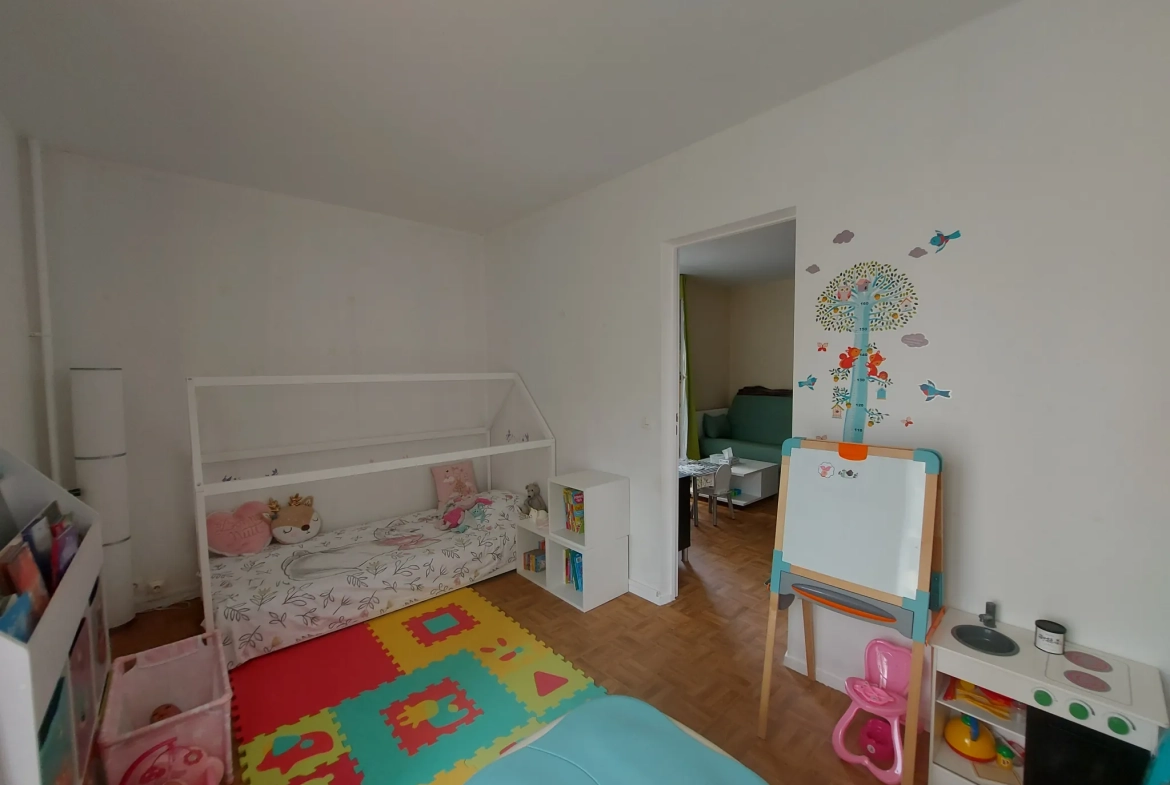 Appartement T3 de 68m² à Magny-les-Hameaux avec balcons et parking en sous-sol 
