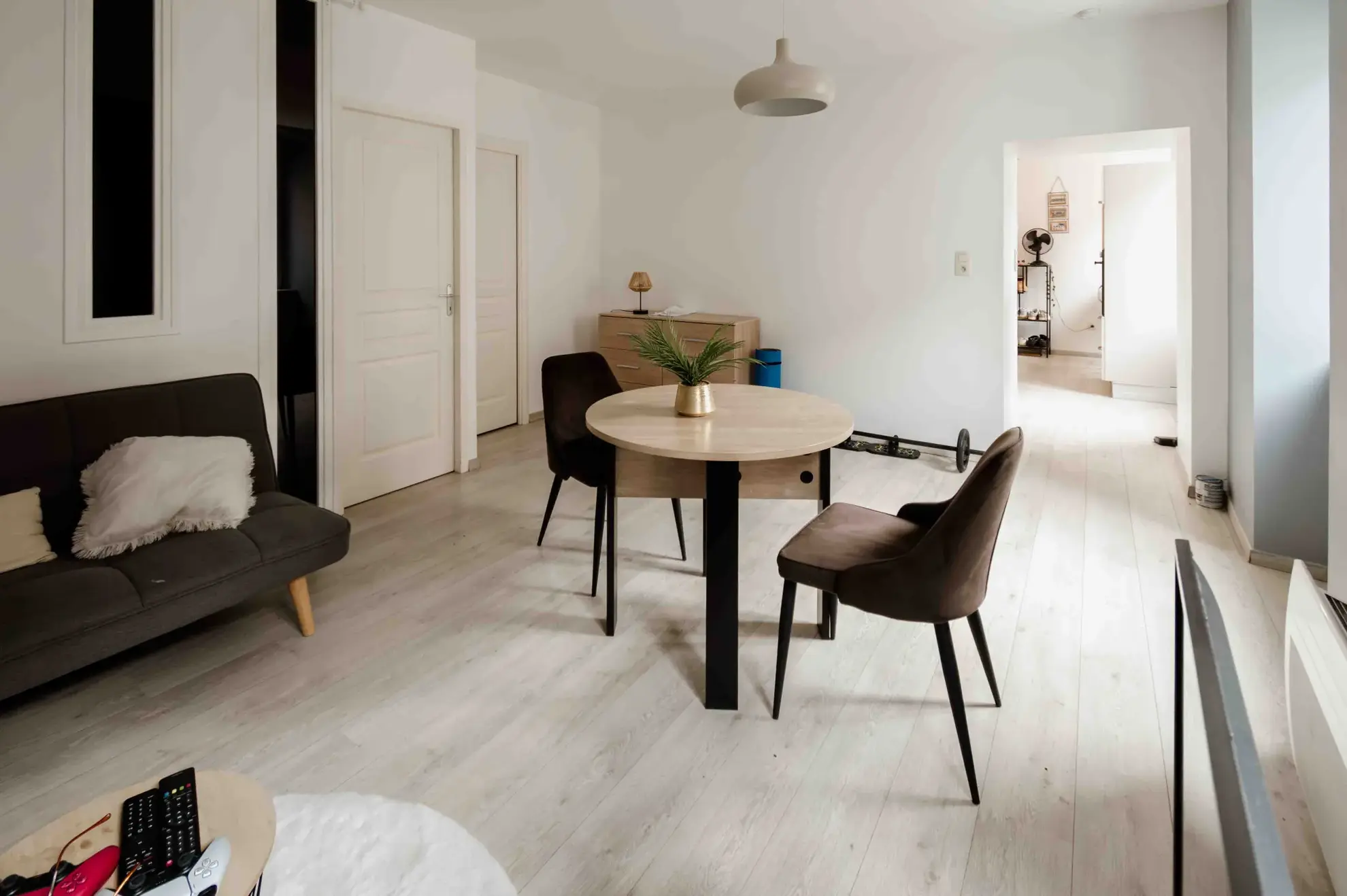 Appartement de type 2 rénové avec cave et ascenseur en centre-ville de Pontarlier 