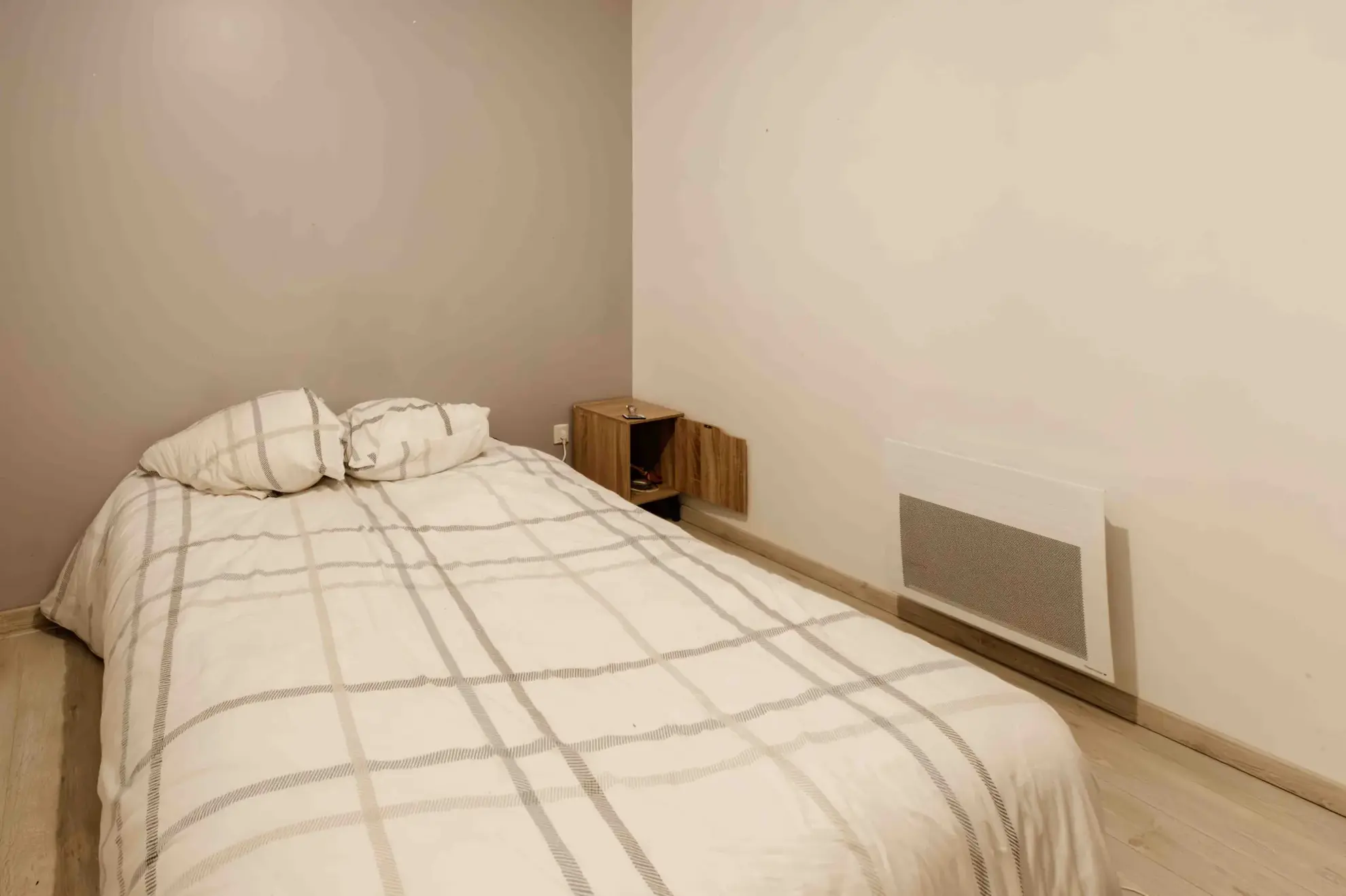 Appartement de type 2 rénové avec cave et ascenseur en centre-ville de Pontarlier 