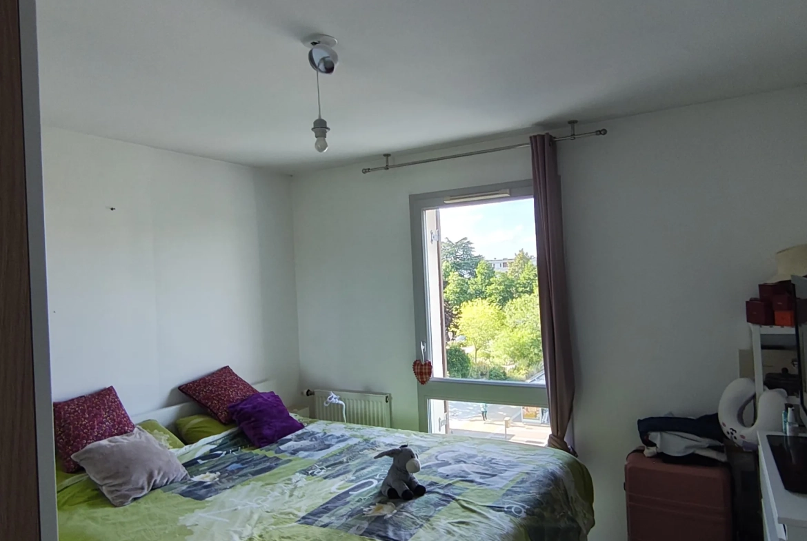 Appartement 4 pièces à Trappes avec balcon et potentiel d’aménagement 