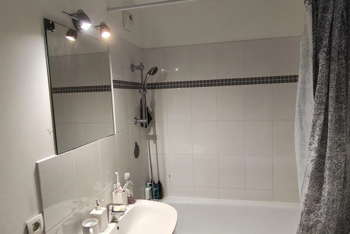 Appartement 4 pièces à Trappes avec balcon et potentiel d’aménagement 