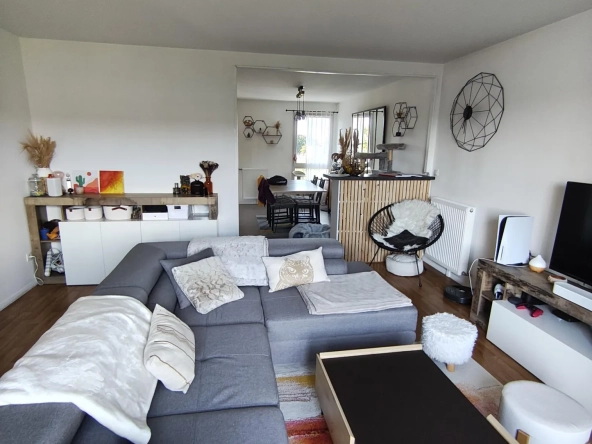 Appartement 4 pièces à Trappes avec balcon et potentiel d’aménagement