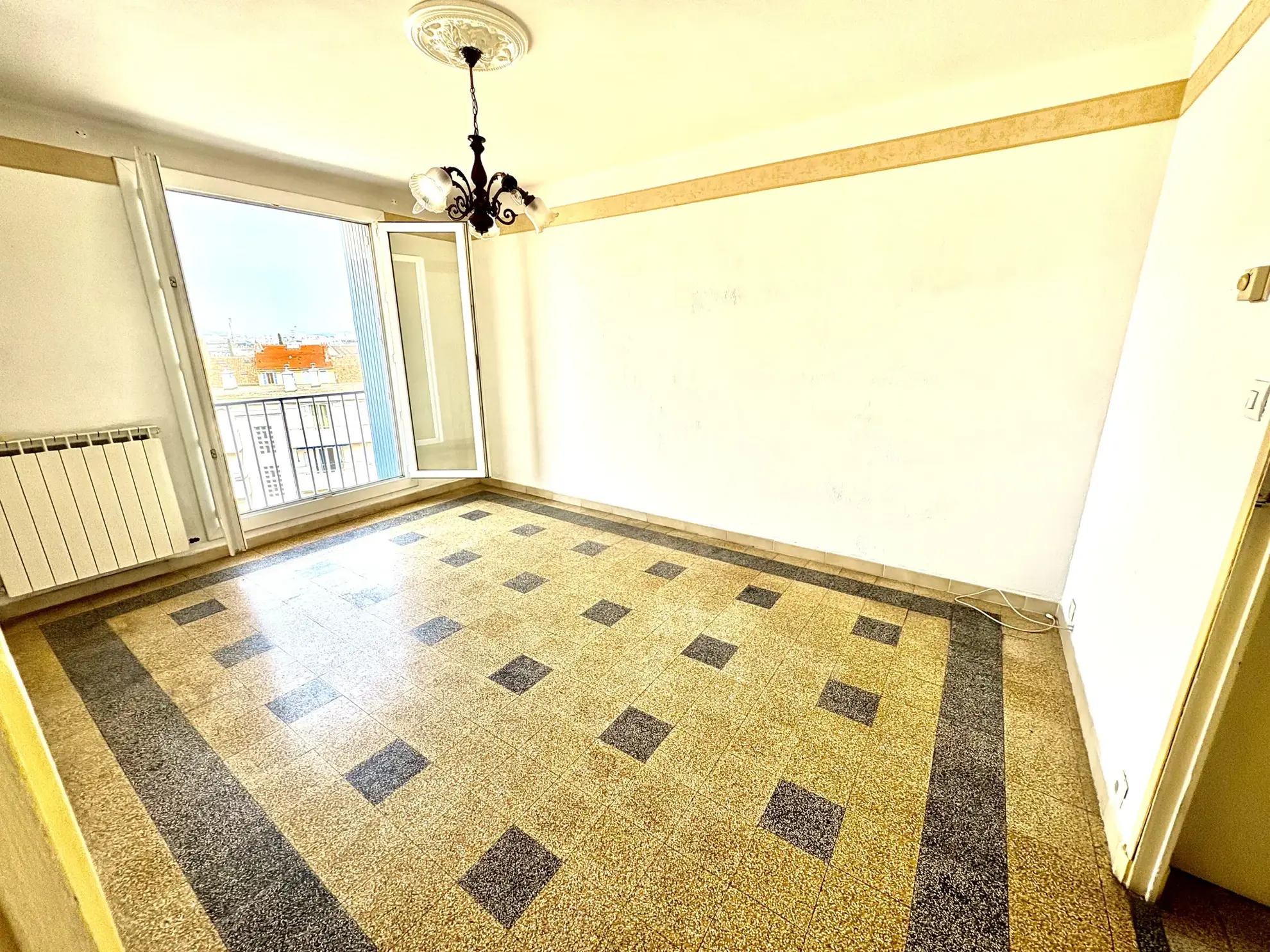 Appartement 2 chambres avec vue dégagée à La Seyne-sur-Mer 