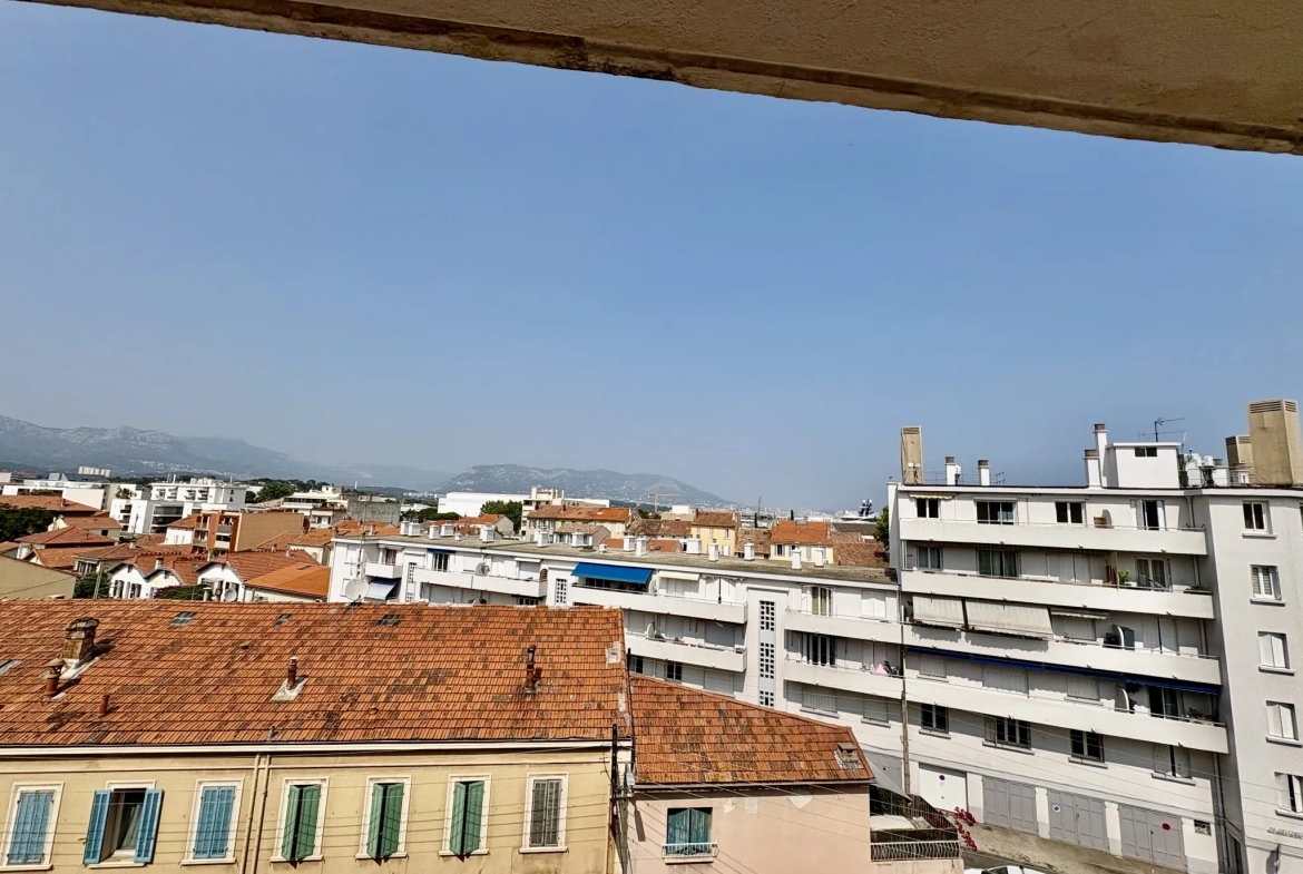 Appartement 2 chambres avec vue dégagée à La Seyne-sur-Mer 