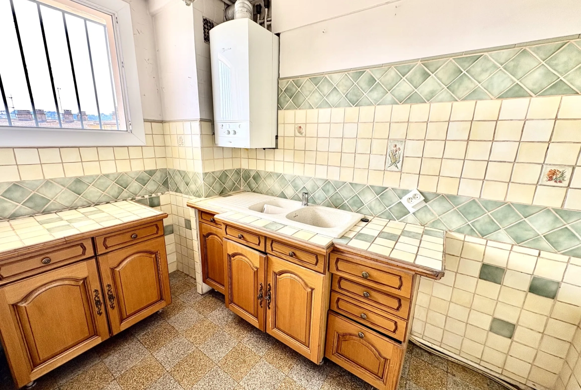 Appartement 2 chambres avec vue dégagée à La Seyne-sur-Mer 