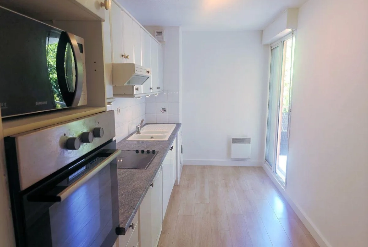 Appartement 72m² avec terrasse, parking privé à Marseille 5ème 