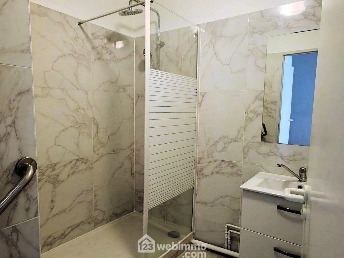 Appartement 72m² avec terrasse, parking privé à Marseille 5ème 