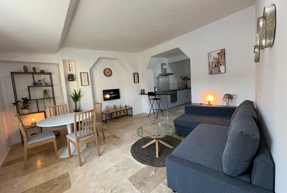 Appartement duplex T2 en centre-ville d'Apt, rénové et lumineux 