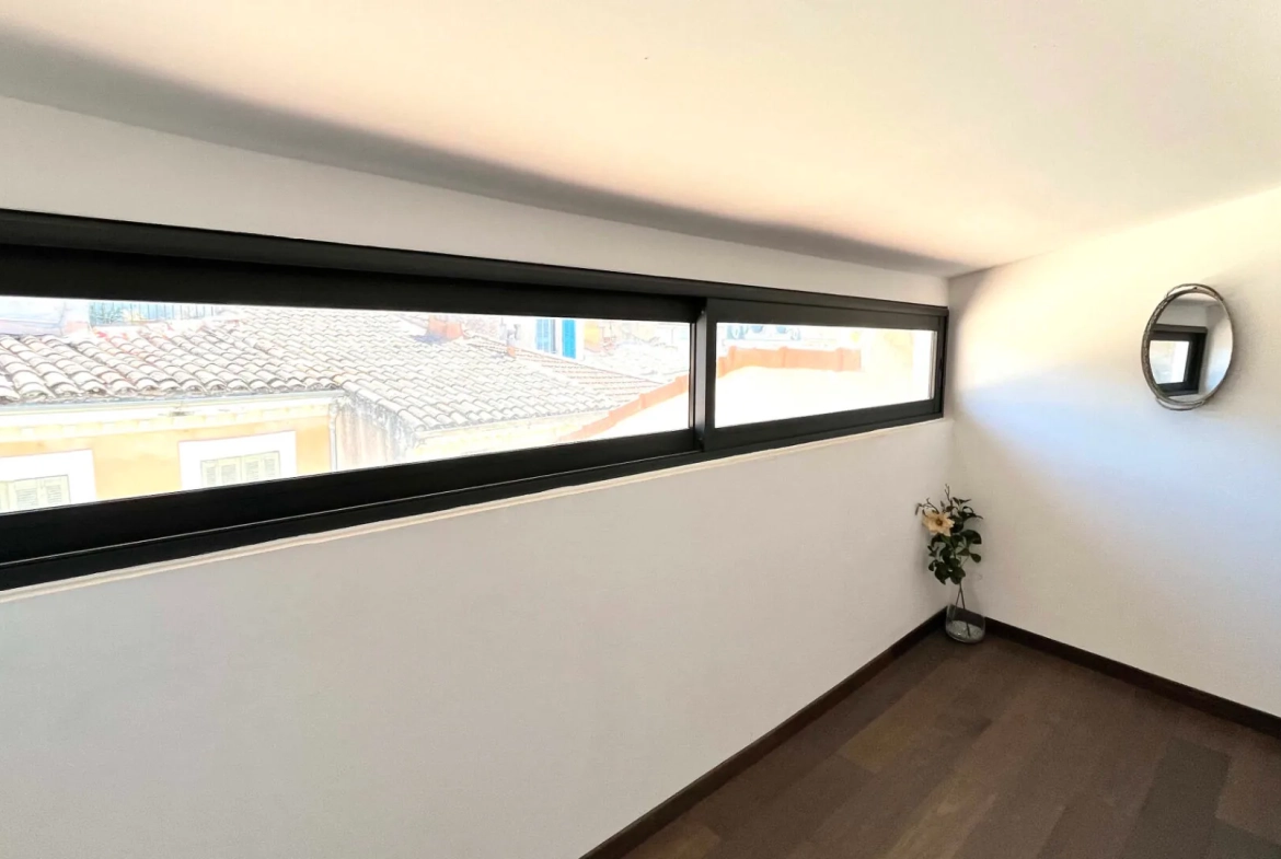 Appartement duplex T2 en centre-ville d'Apt, rénové et lumineux 