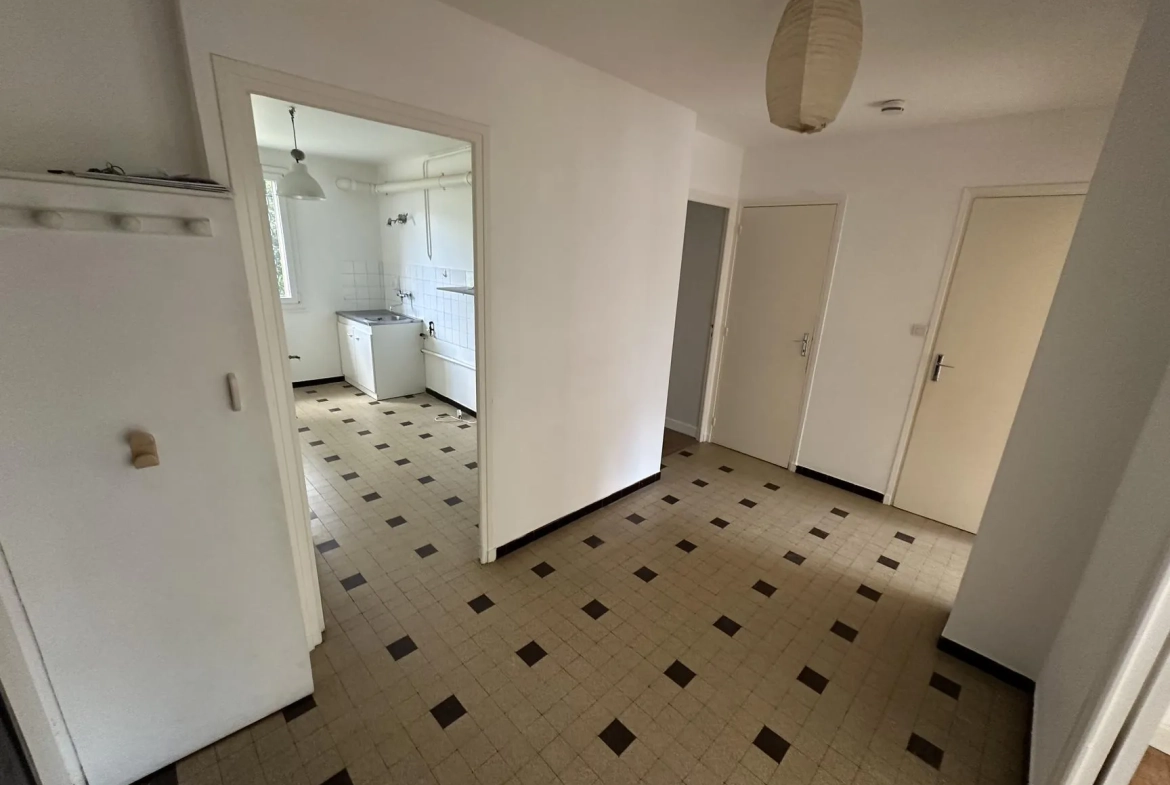 Appartement 3 pièces à Grenoble – 72 m² avec chauffage gaz, résidence au rez-de-chaussée 