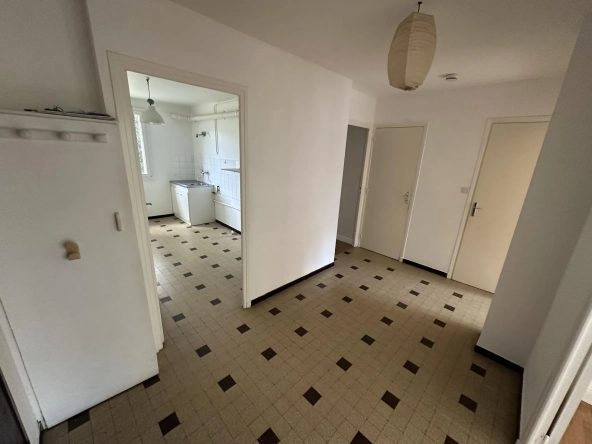 Appartement 3 pièces à Grenoble – 72 m² avec chauffage gaz, résidence au rez-de-chaussée