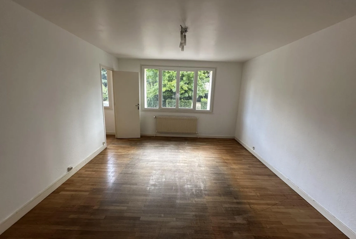 Appartement 3 pièces à Grenoble – 72 m² avec chauffage gaz, résidence au rez-de-chaussée 