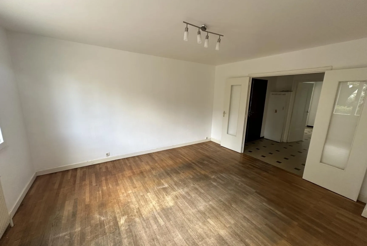 Appartement 3 pièces à Grenoble – 72 m² avec chauffage gaz, résidence au rez-de-chaussée 