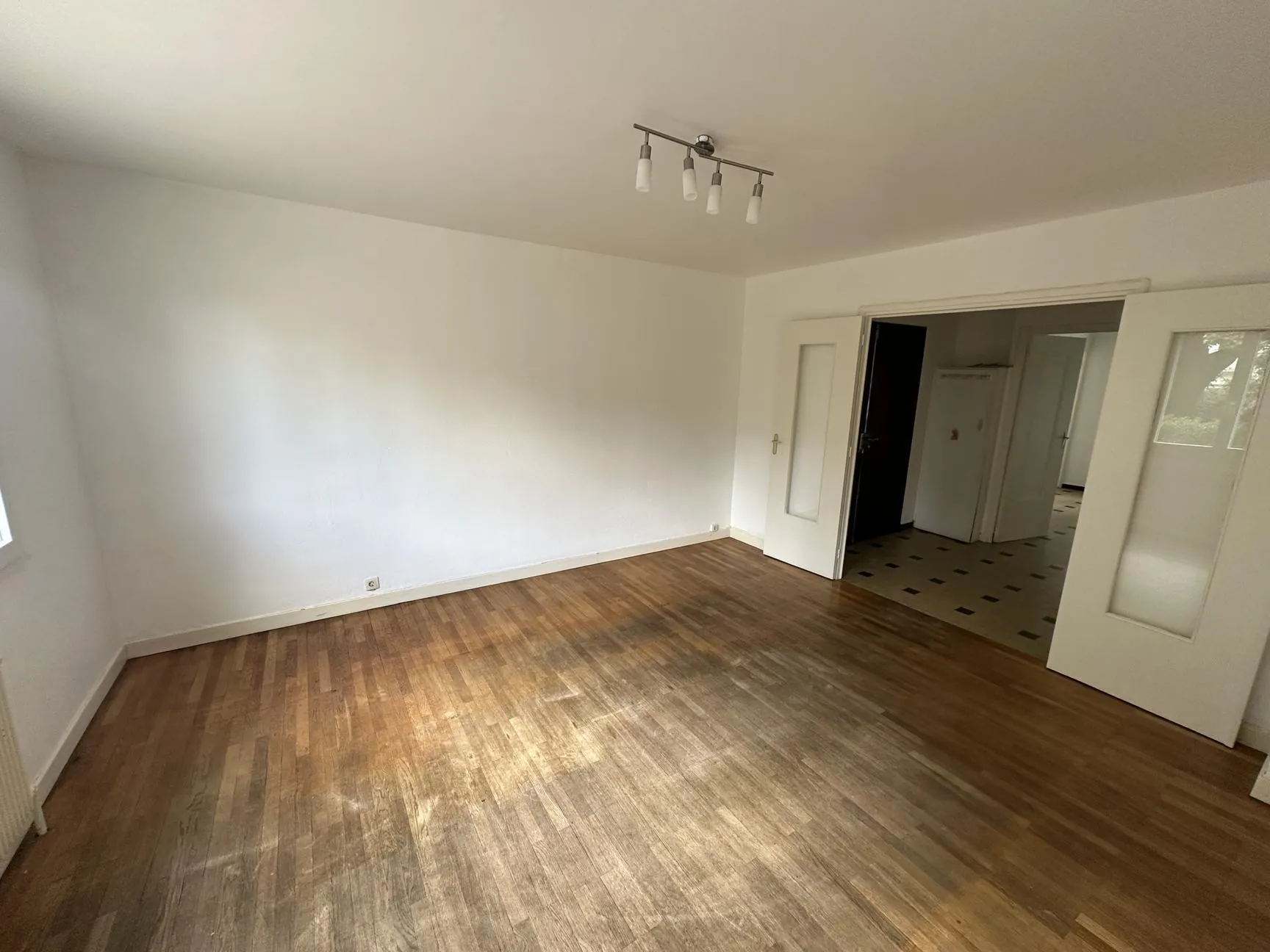 Appartement 3 pièces à Grenoble – 72 m² avec chauffage gaz, résidence au rez-de-chaussée 