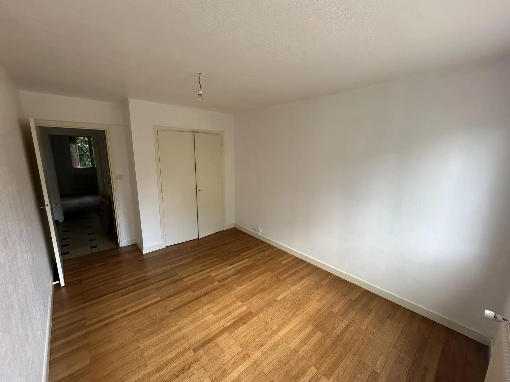 Appartement 3 pièces à Grenoble – 72 m² avec chauffage gaz, résidence au rez-de-chaussée 