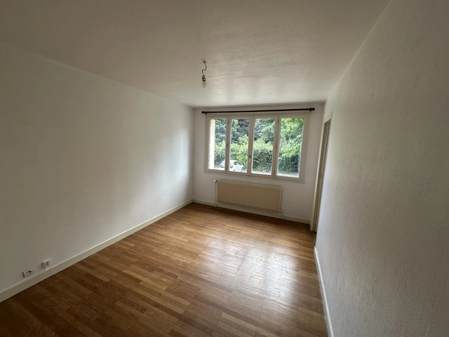 Appartement 3 pièces à Grenoble – 72 m² avec chauffage gaz, résidence au rez-de-chaussée 