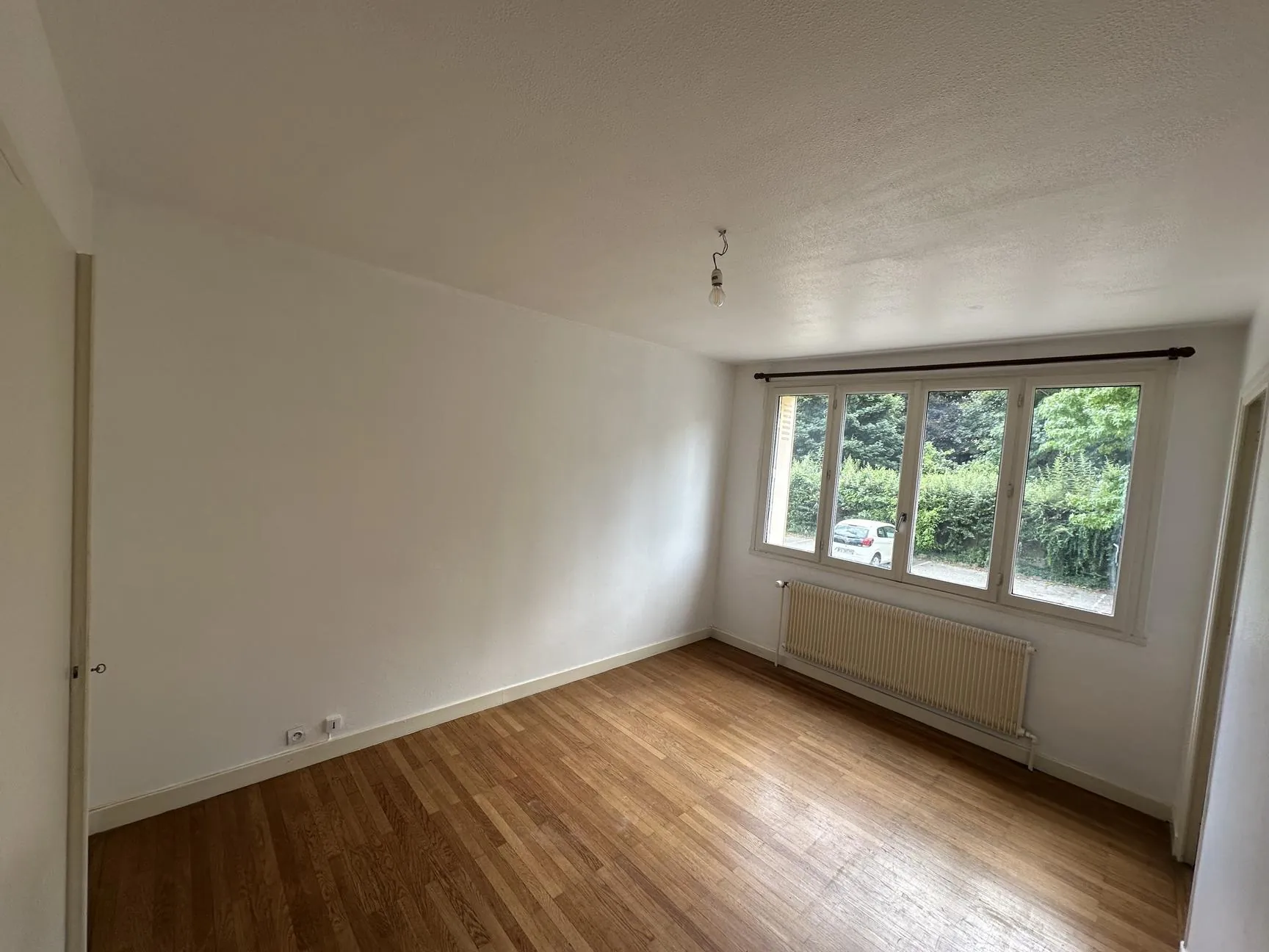 Appartement 3 pièces à Grenoble – 72 m² avec chauffage gaz, résidence au rez-de-chaussée 